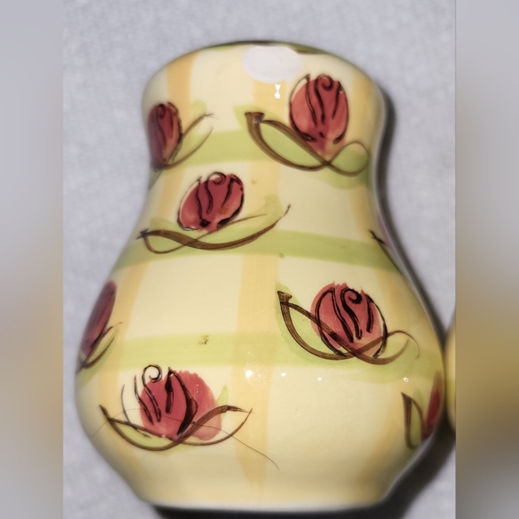 Rose Motif Hand Painted Salt & Pepper Shaker Set - Picture 4 of 4